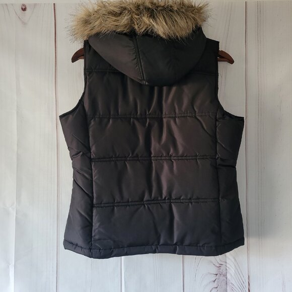 Maurices Women’s L, Quilted Puffer Vest w/ Removable Faux Fur Hood, Black, EUC - Picture 3 of 9